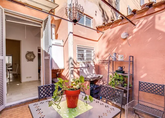 O Casa Fienaroli 2 *